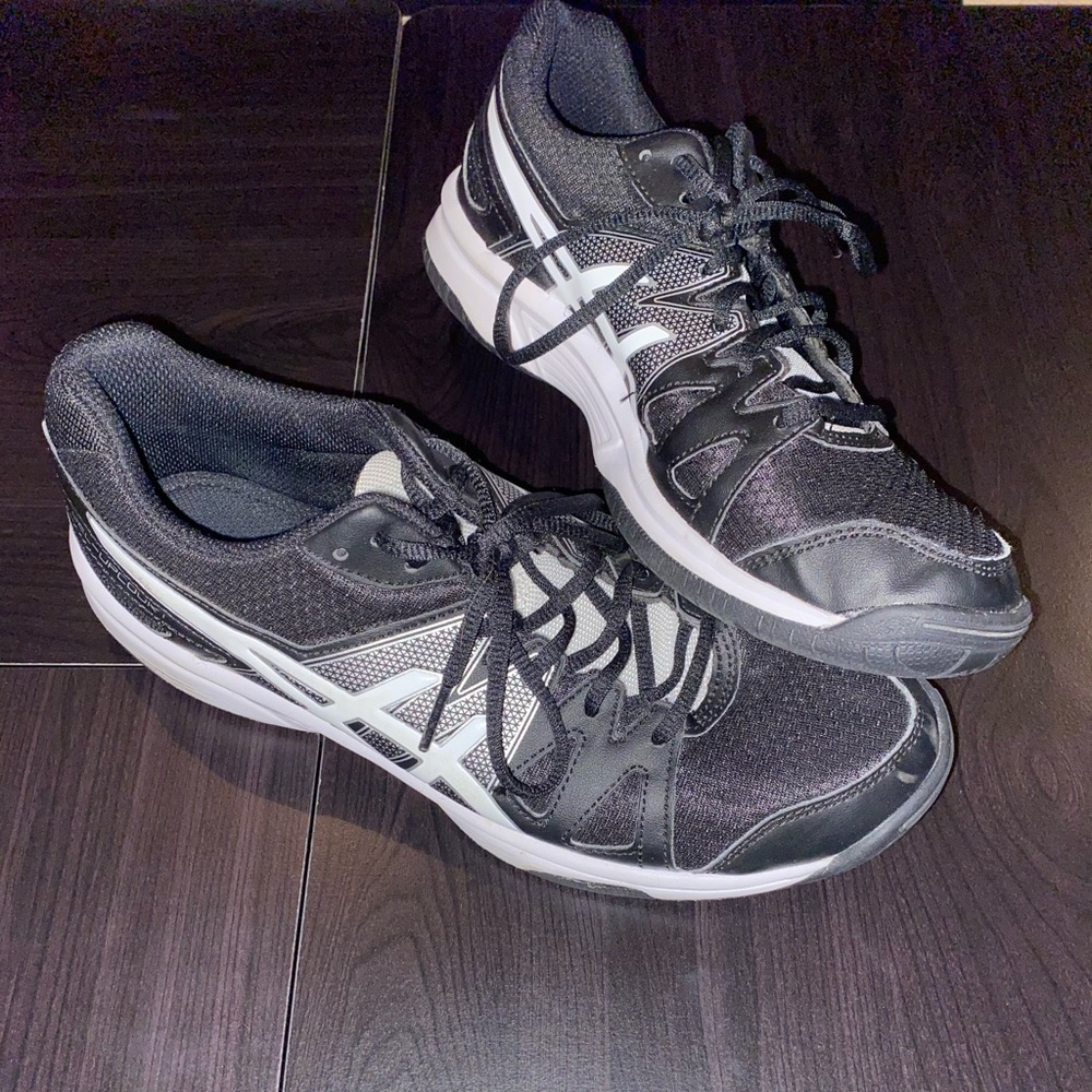 Volleyball shoes